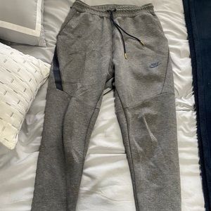 Nike Tech Fleece Cropped Joggers